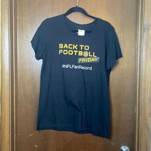Back to Football NFL Friday Tee Shirt Size XL - Picture 1 of 9